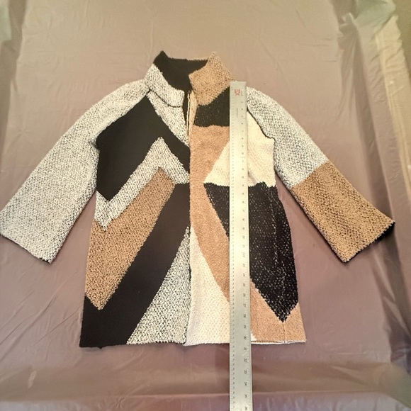 Carlisle Tan/Black Wool Geometric Color Block Sweater Jacket Size Medium $898 - Picture 8 of 10
